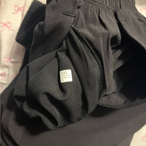 NWOT. Men’s lululemon shorts. XXL. 7” inseam - Picture 2 of 3